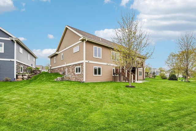 248 Greenway Circle, Deerfield, WI 53531