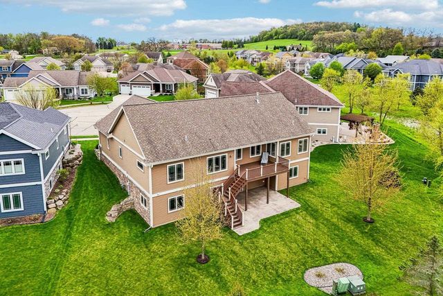 248 Greenway Circle, Deerfield, WI 53531