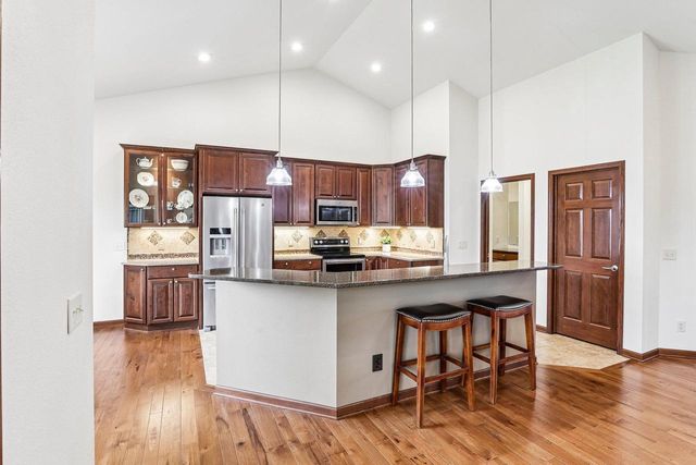 248 Greenway Circle, Deerfield, WI 53531
