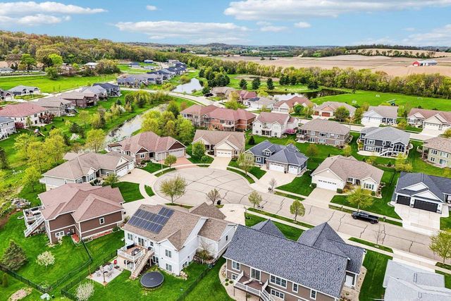 248 Greenway Circle, Deerfield, WI 53531