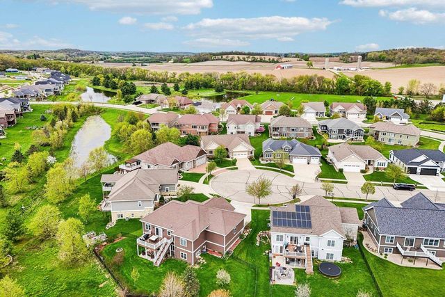 248 Greenway Circle, Deerfield, WI 53531