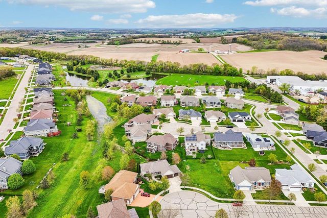 248 Greenway Circle, Deerfield, WI 53531