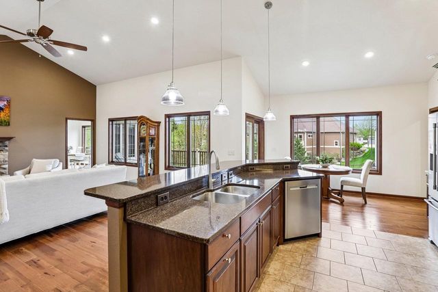 248 Greenway Circle, Deerfield, WI 53531