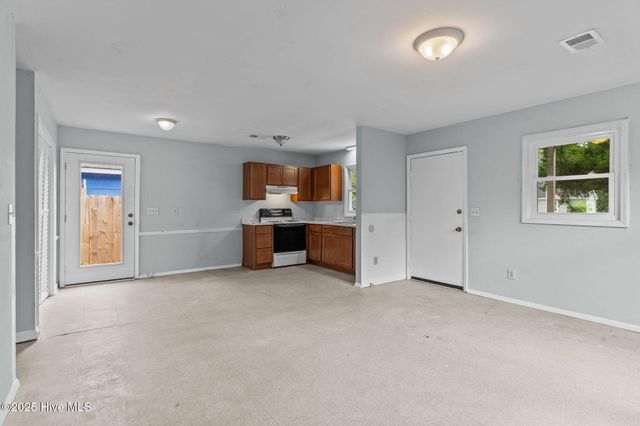 812 S 13th Street, Wilmington, NC 28401