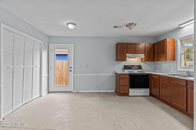 812 S 13th Street, Wilmington, NC 28401