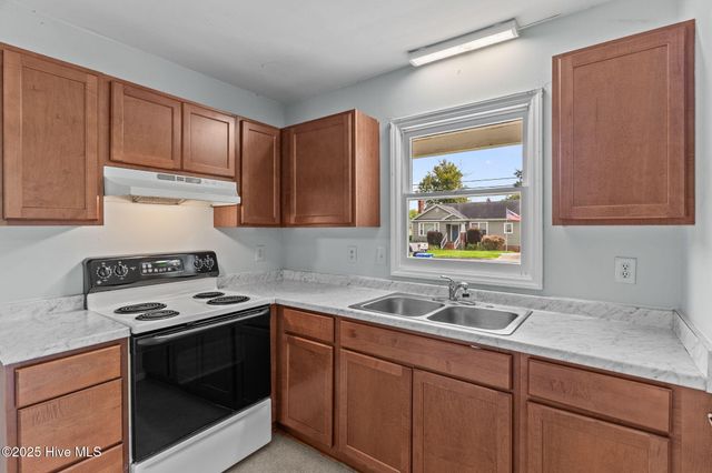 812 S 13th Street, Wilmington, NC 28401