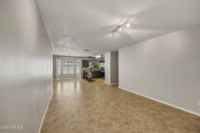 10035 S 44th Street, Phoenix, AZ 85044