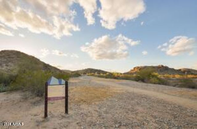 10035 S 44th Street, Phoenix, AZ 85044