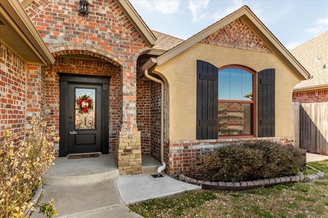 542 W Chickasaw Court Way, Mustang, OK 73064