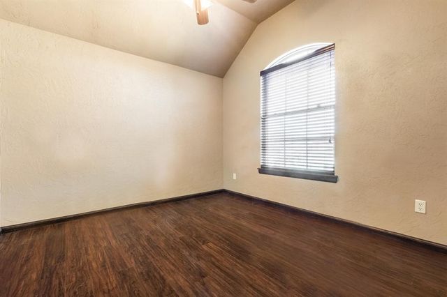 542 W Chickasaw Court Way, Mustang, OK 73064