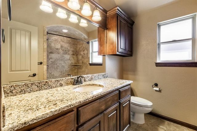 542 W Chickasaw Court Way, Mustang, OK 73064