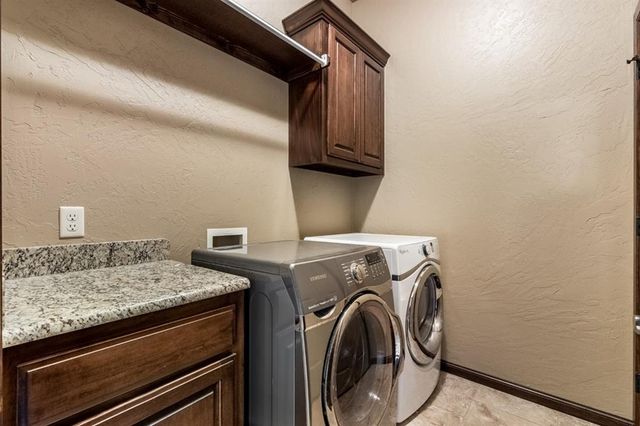 542 W Chickasaw Court Way, Mustang, OK 73064