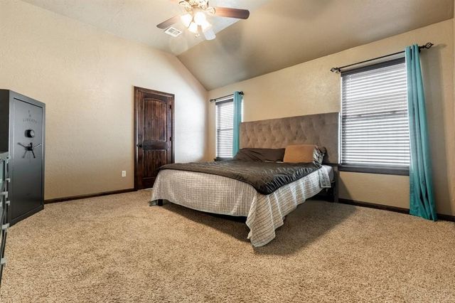 542 W Chickasaw Court Way, Mustang, OK 73064