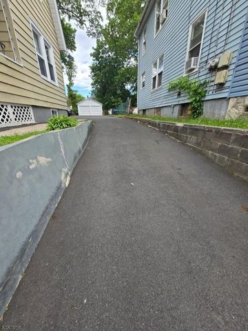 1123 W 4Th St, Plainfield City, NJ 07063