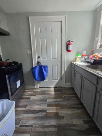 1123 W 4Th St, Plainfield City, NJ 07063