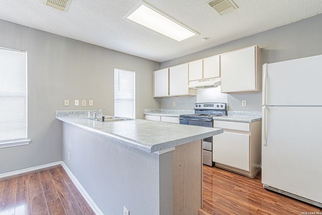 16 Talon Brook, San Antonio, TX 78238