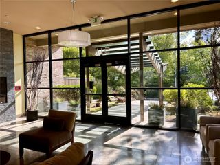 511 100th Avenue NE #111, Bellevue, WA 98004