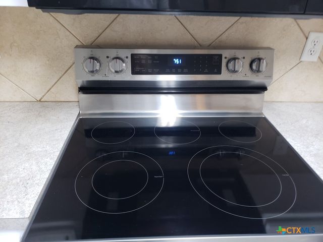 1121 Dixon Circle, Copperas Cove, TX 76522