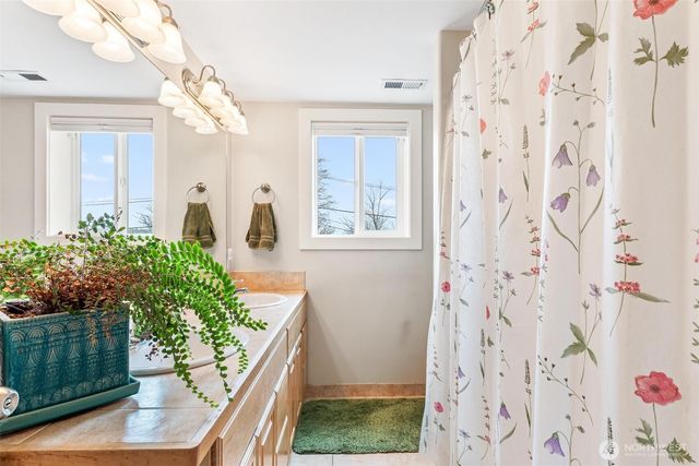 5162 S Wallace Street, Seattle, WA 98178