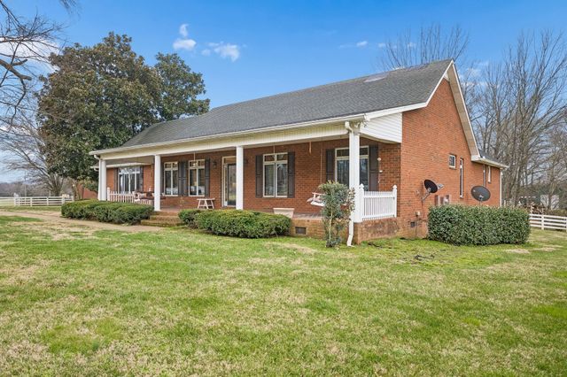 7488 Lowe Ln, Rockvale, TN 37153