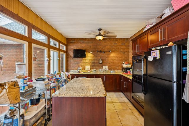 7488 Lowe Ln, Rockvale, TN 37153