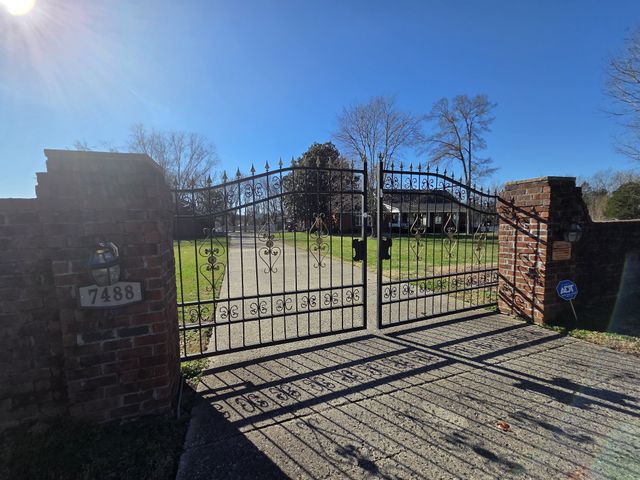 7488 Lowe Ln, Rockvale, TN 37153