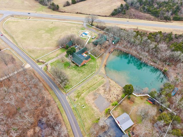 7488 Lowe Ln, Rockvale, TN 37153