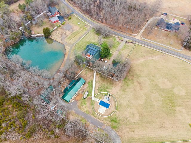 7488 Lowe Ln, Rockvale, TN 37153