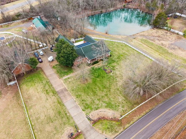 7488 Lowe Ln, Rockvale, TN 37153