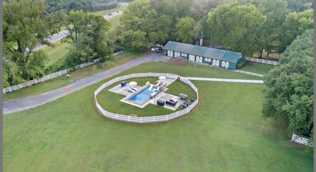 7488 Lowe Ln, Rockvale, TN 37153