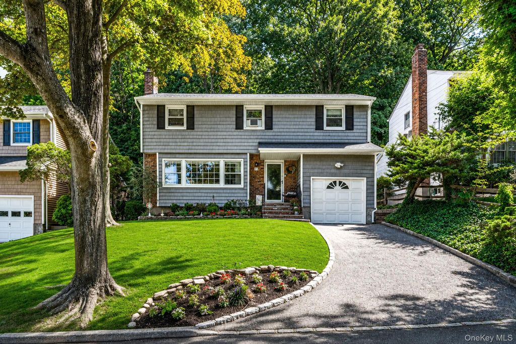 36 Briarwood Drive, Huntington, NY 11743 — exterior