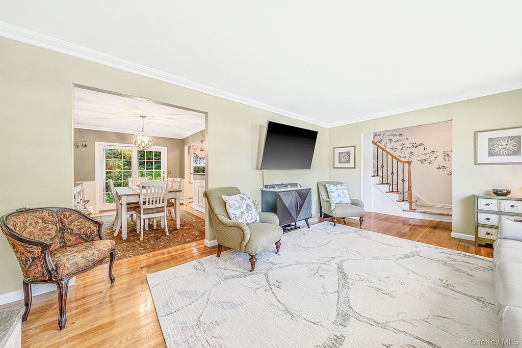 36 Briarwood Drive, Huntington, NY 11743 — photo 5