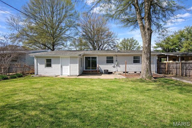 77 Tom Sawyer Drive, St Charles, MO 63303