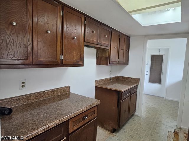 33 Broadway CIR, Fort Myers, FL 33901