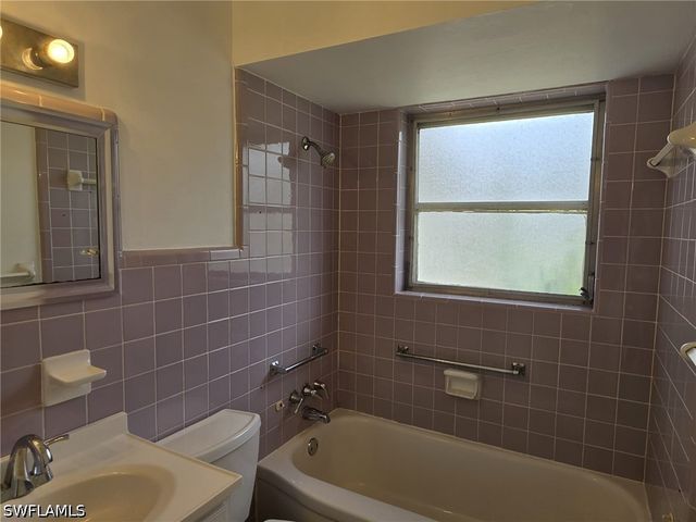 33 Broadway CIR, Fort Myers, FL 33901