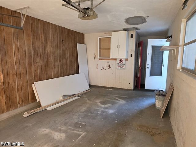 33 Broadway CIR, Fort Myers, FL 33901
