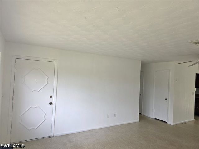 33 Broadway CIR, Fort Myers, FL 33901