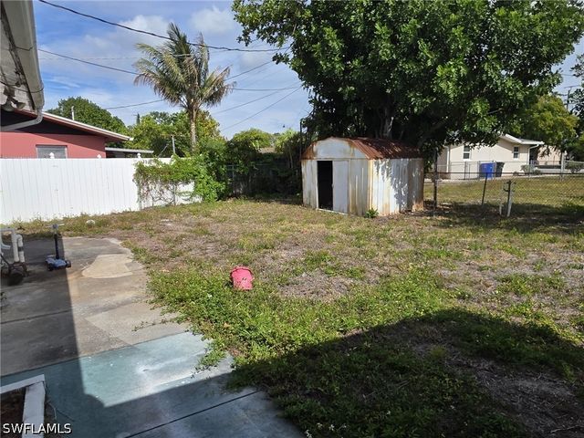 33 Broadway CIR, Fort Myers, FL 33901