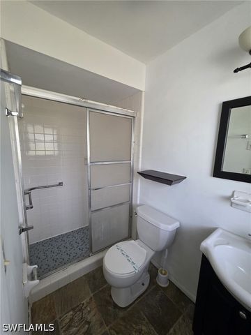 33 Broadway CIR, Fort Myers, FL 33901