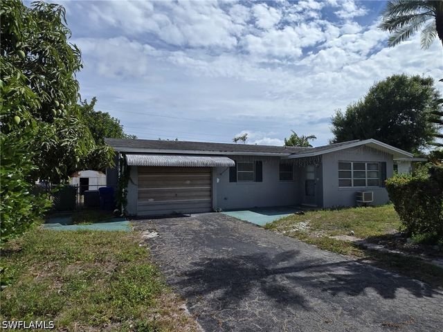 33 Broadway CIR, Fort Myers, FL 33901