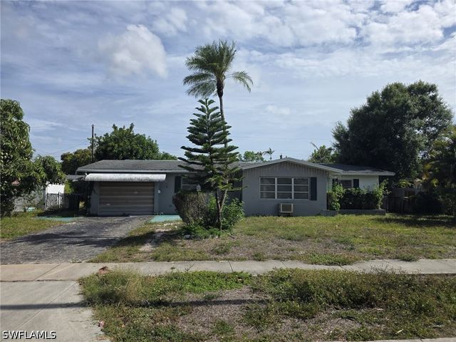 33 Broadway CIR, Fort Myers, FL 33901