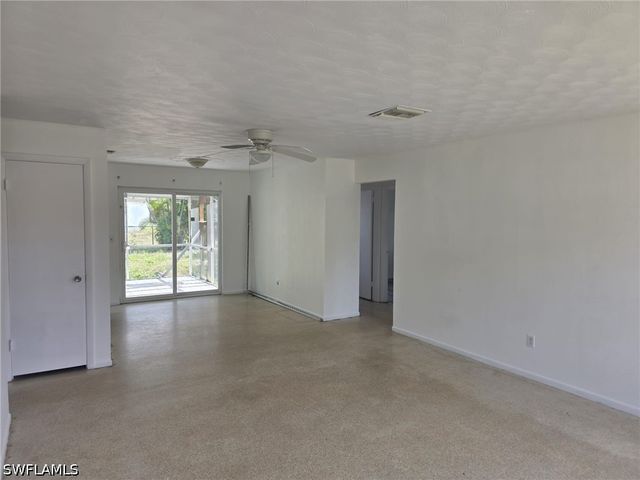 33 Broadway CIR, Fort Myers, FL 33901