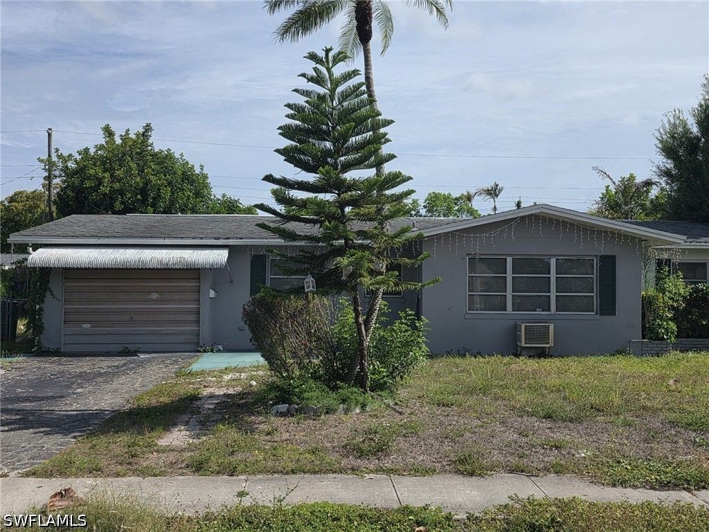 33 Broadway CIR, Fort Myers, FL 33901