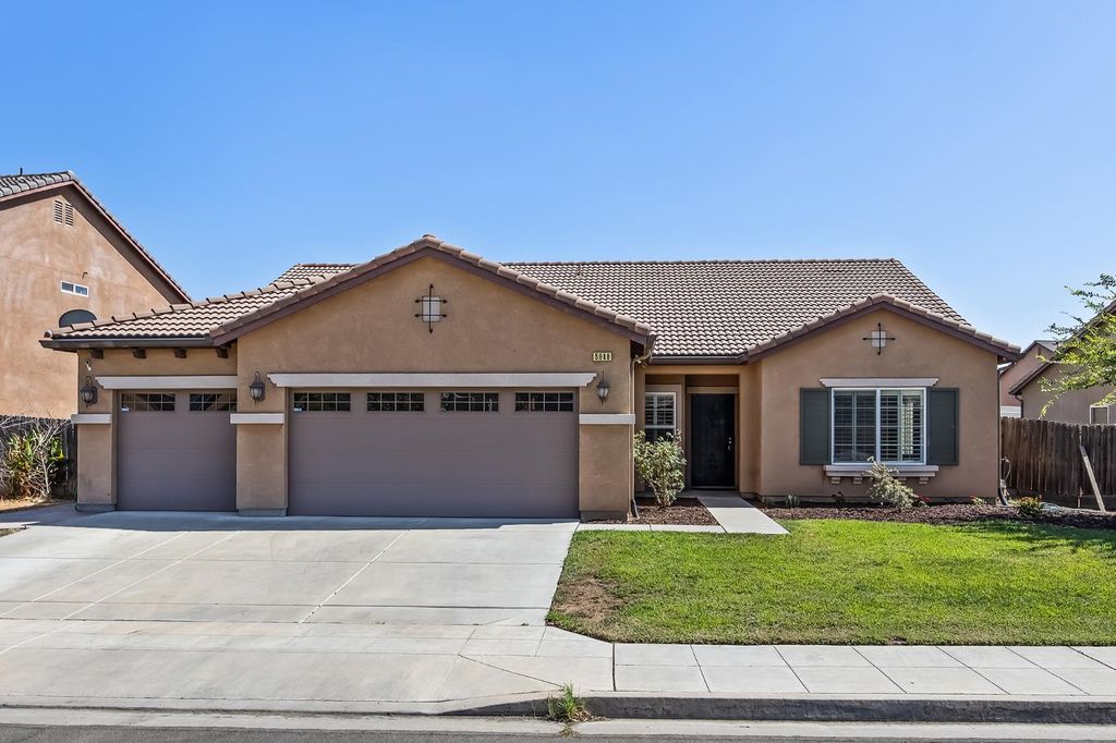 Image 1 of property listing at 5848 E Platt Avenue, Fresno, CA 93727