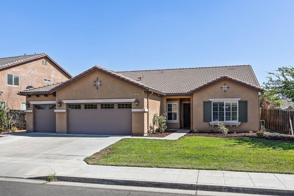 Image 2 of property listing at 5848 E Platt Avenue, Fresno, CA 93727