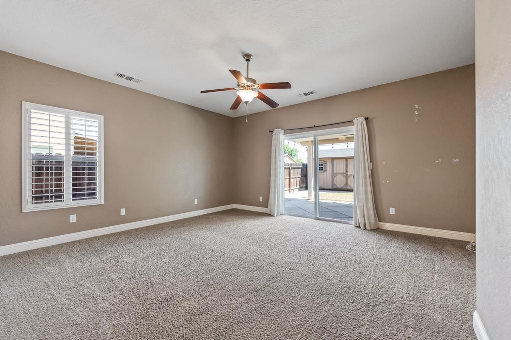 Image 28 of property listing at 5848 E Platt Avenue, Fresno, CA 93727