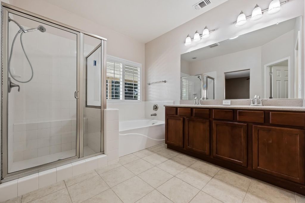 Image 32 of property listing at 5848 E Platt Avenue, Fresno, CA 93727