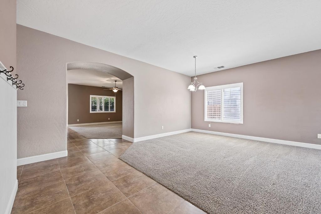 Image 5 of property listing at 5848 E Platt Avenue, Fresno, CA 93727