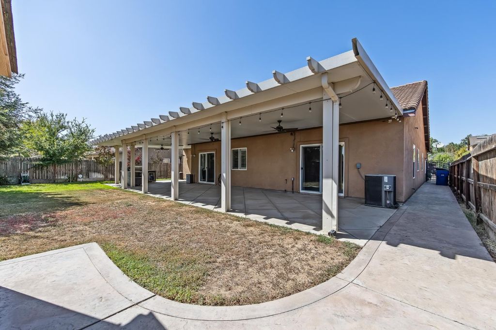 Image 54 of property listing at 5848 E Platt Avenue, Fresno, CA 93727
