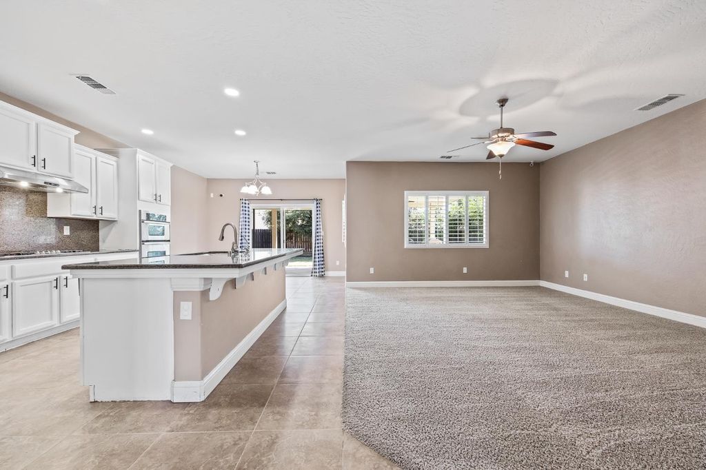 Image 8 of property listing at 5848 E Platt Avenue, Fresno, CA 93727